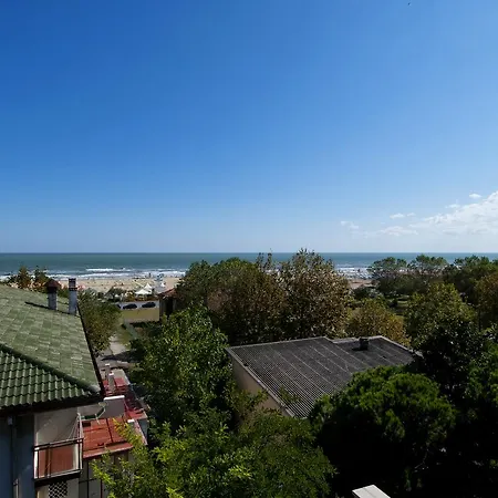 Alma מלון דירות 3*